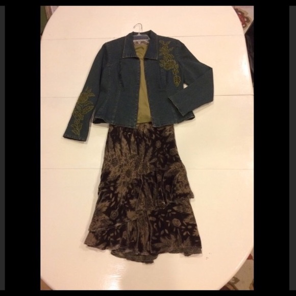 🐴DoubleDRanch Denim Jacket with and matching shirt *skirt not available - Picture 2 of 8